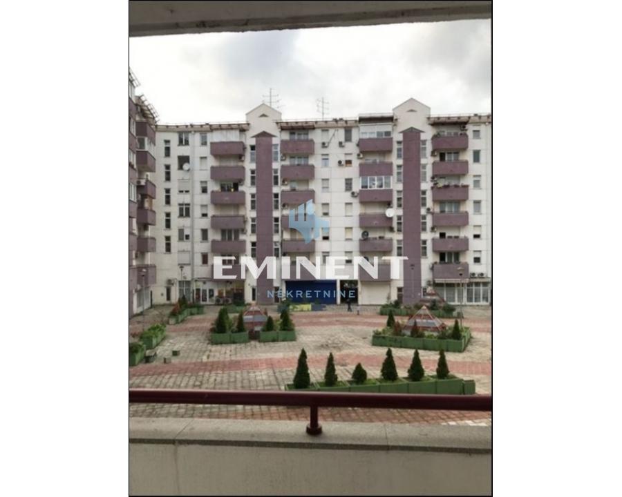 nekretnine-izdavanje-beograd-PumSWt7wxt Trosoban stan za izdavanje, Blok 22, Beograd, 84m², 900 €/mes