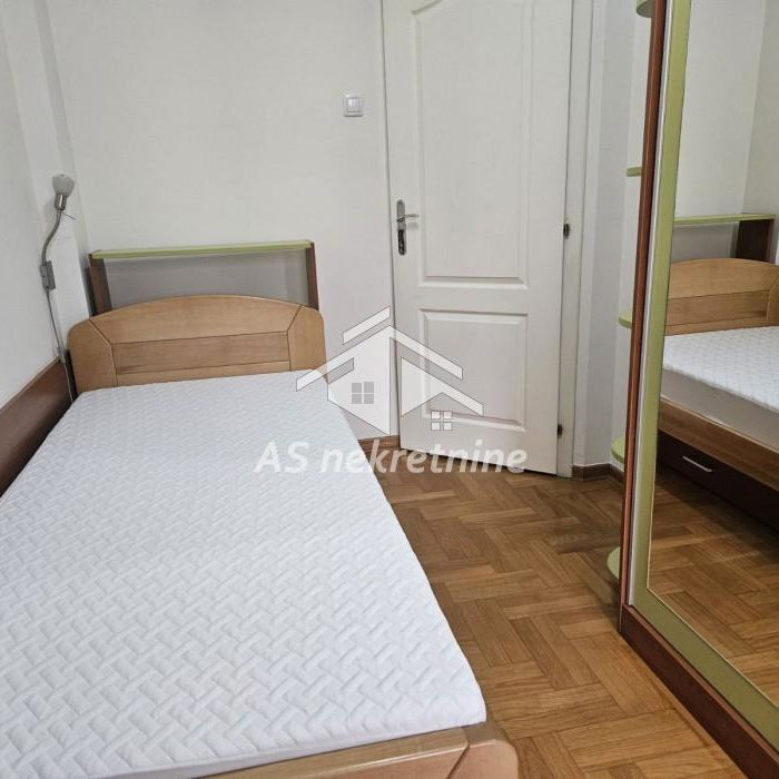 Trosoban stan za izdavanje, Bulbulder, Beograd, 63m², 900 €/mes