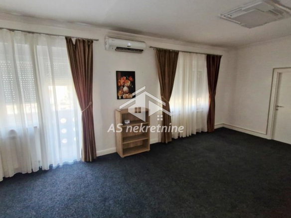 Lokal Izdavanje Beograd Kalenić Pijaca 72 m2