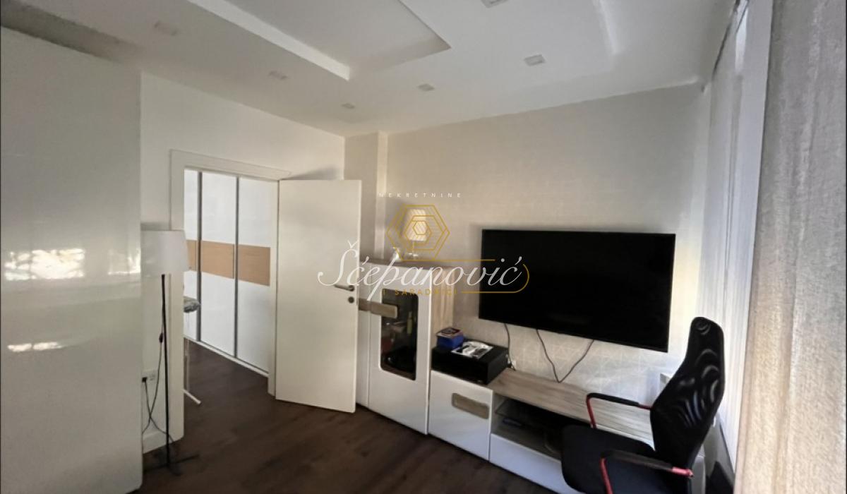 Stan Prodaja Novi Sad  71 m2