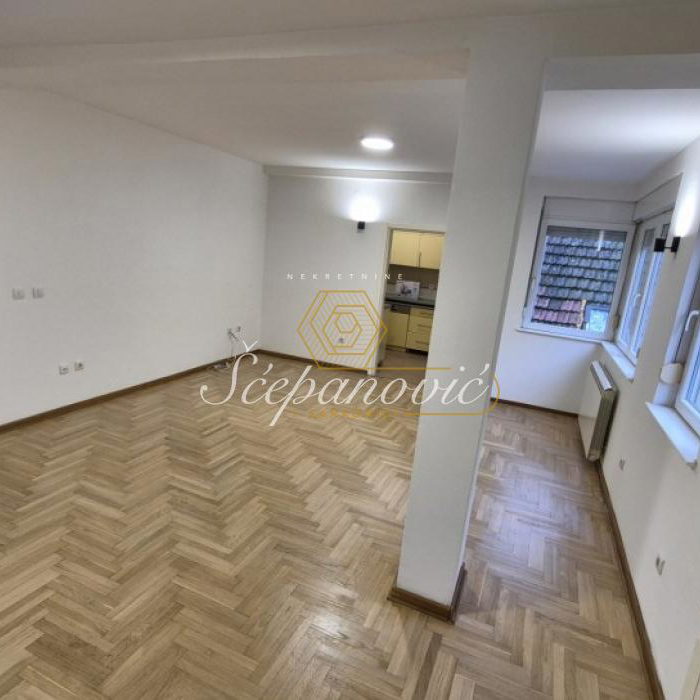 Stan Izdavanje Novi Sad  89 m2