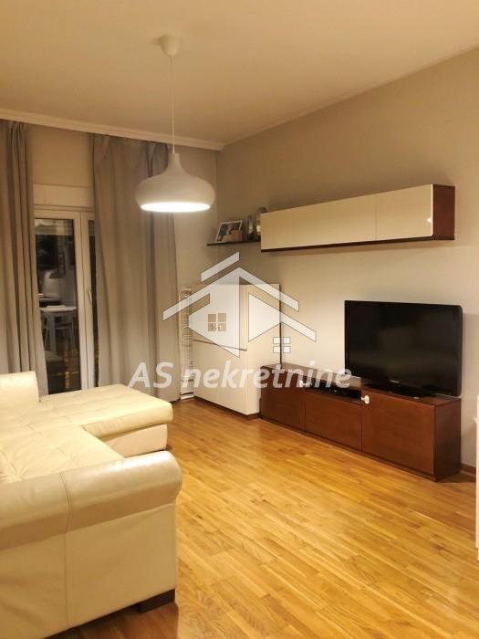 Stan Izdavanje Beograd Kalenić Pijaca 50 m2