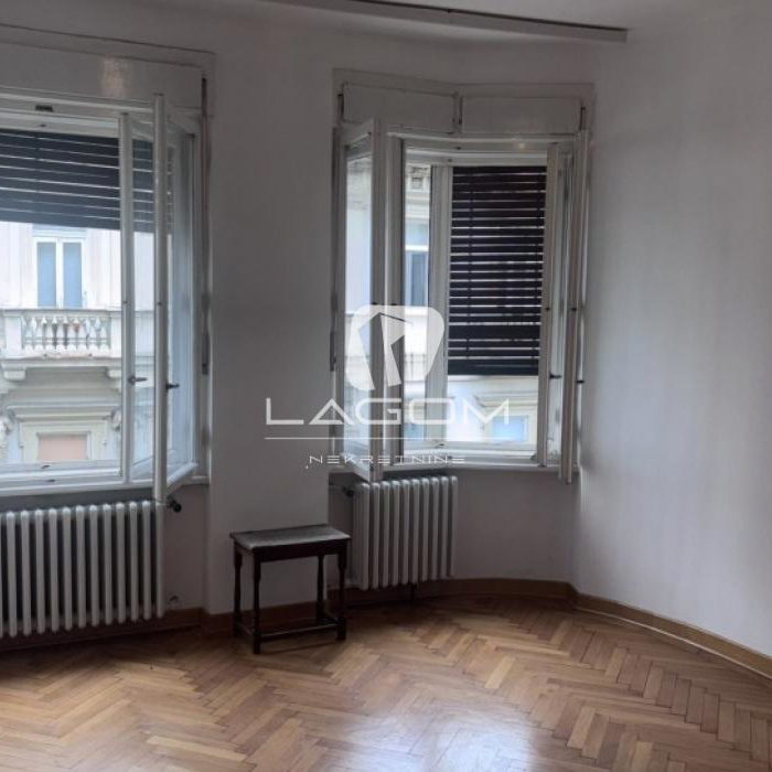 Trosoban stan za izdavanje, Knez Mihailova, Beograd, 89m², 1.400 €/mes
