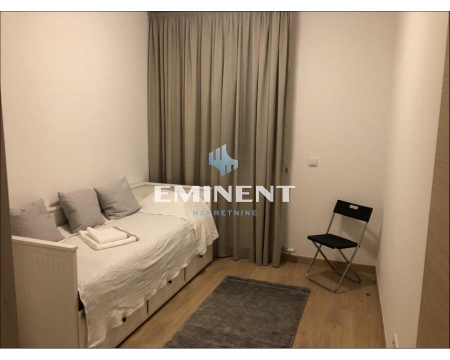nekretnine-izdavanje-beograd-hKrIZworC4 Trosoban stan za izdavanje, Crveni Krst Vračar, Beograd, 65m², 1.200 €/mes