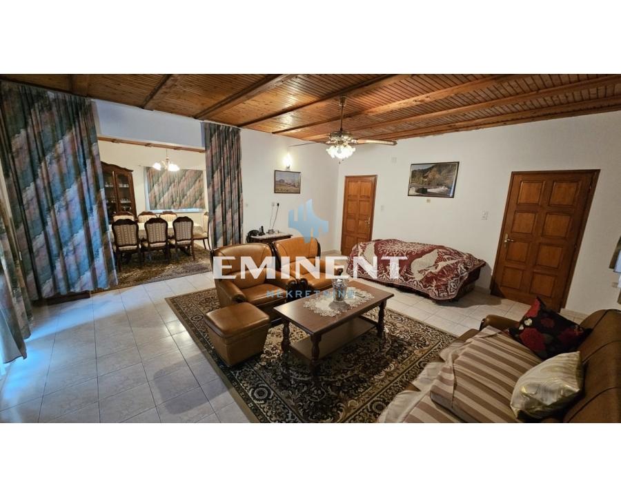 nekretnine-izdavanje-beograd-hqnLKG4ALG Kuća na prodaju, Kaluđerica, Beograd, 315m², 320.000 €