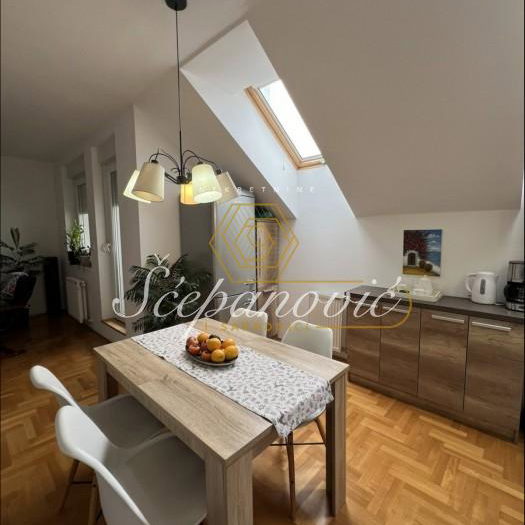Stan Prodaja Novi Sad  77 m2