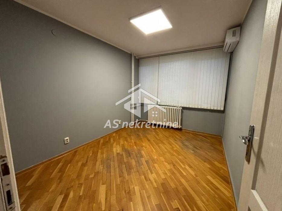 nekretnine-izdavanje-beograd-lq8TQgLAKO Trosoban stan za izdavanje, Blok 22, Beograd, 73m², 800 €/mes