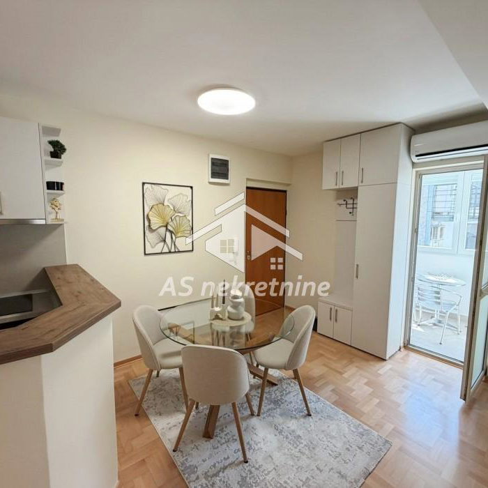 Stan Izdavanje Beograd Hram Svetog Save 54 m2