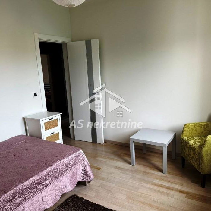 Trosoban stan za izdavanje, Lekino Brdo, Beograd, 81m², 1.000 €/mes
