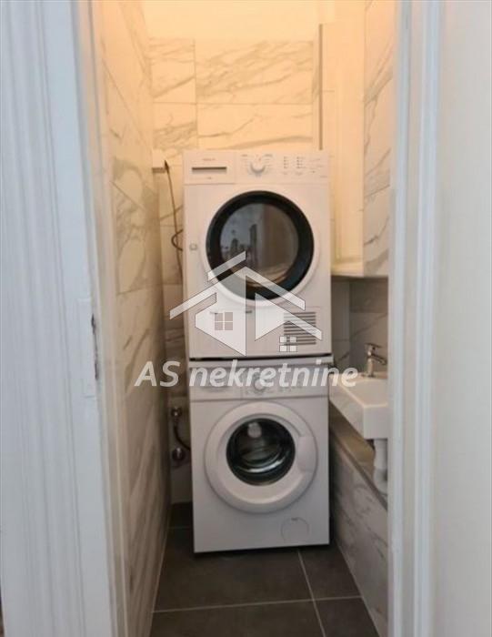 Trosoban stan za izdavanje, Ekonomski Fakultet, Beograd, 94m², 1.400 €/mes