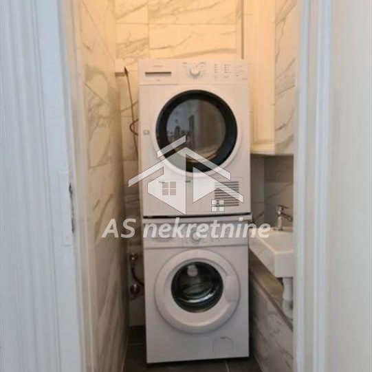 Trosoban stan za izdavanje, Ekonomski Fakultet, Beograd, 94m², 1.400 €/mes