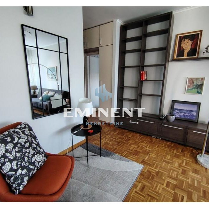 Stan Izdavanje Beograd FON 51 m2
