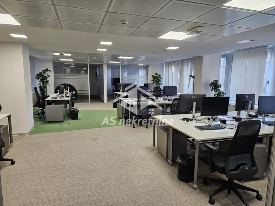 Lokal Izdavanje Beograd Lokal Izdavanje Beograd Trg Republike 300 m2
