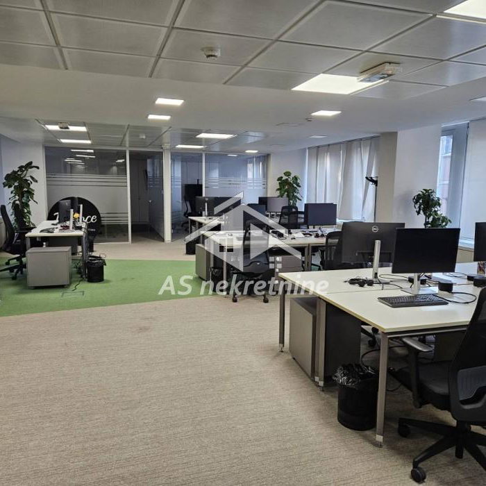 Lokal Izdavanje Beograd Trg Republike 300 m2
