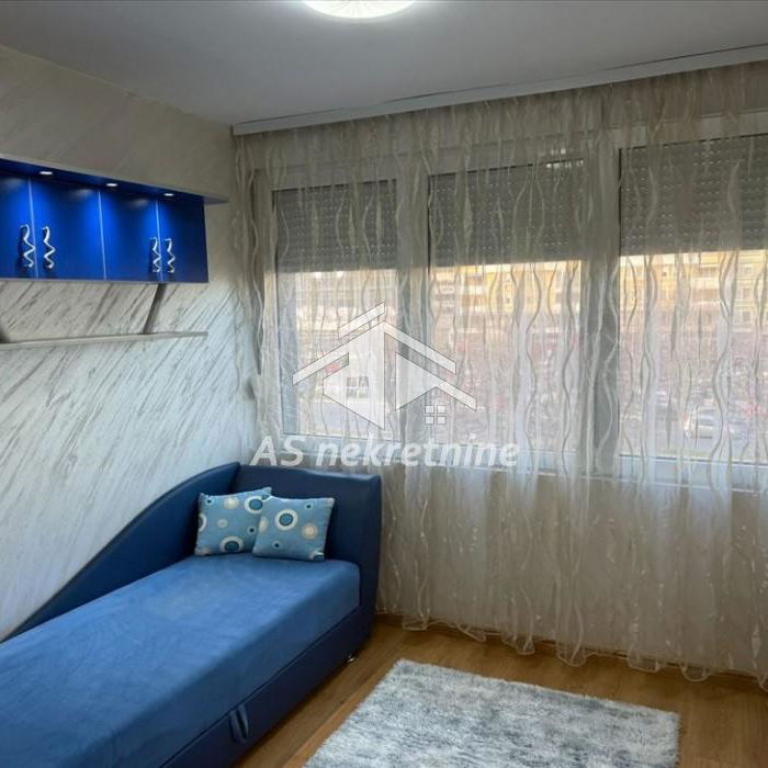 Trosoban stan za izdavanje, Blok 22, Beograd, 80m², 2. sprat, 1.000 €/mes