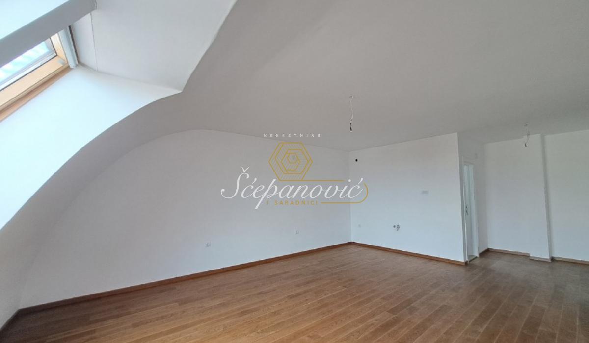 Stan Prodaja Novi Sad  207 m2