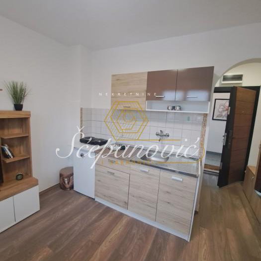 Stan Prodaja Novi Sad  16 m2