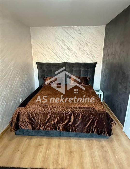Trosoban stan za izdavanje, Blok 22, Beograd, 80m², 2. sprat, 1.000 €/mes