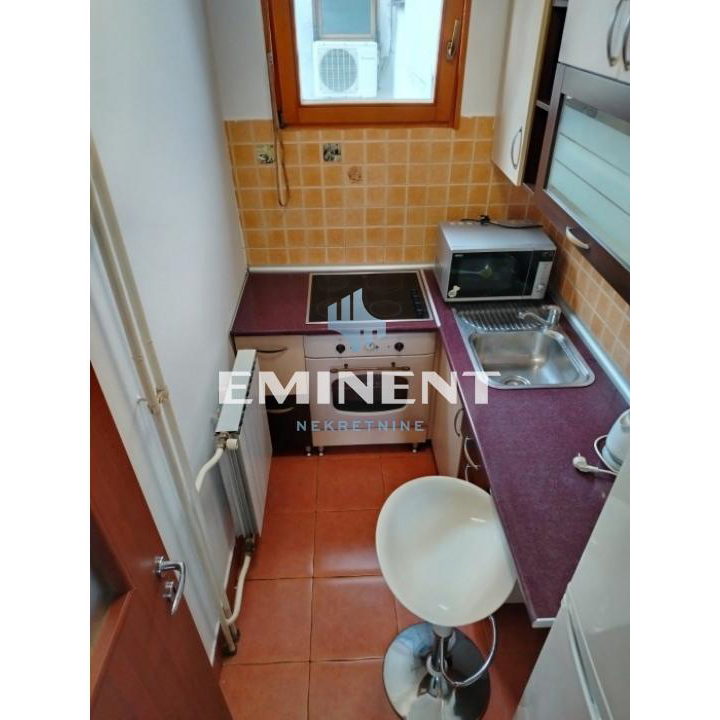 Stan Izdavanje Beograd FON 40 m2