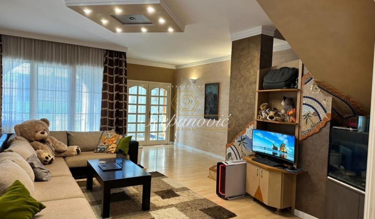 Petosoban stan na prodaju, Temerin – Centar, Temerin, 193m², 170.000 €