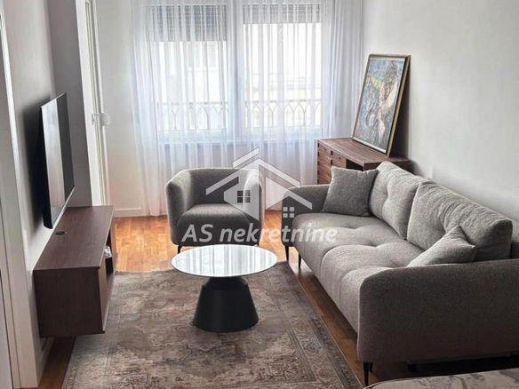 Stan Izdavanje Beograd Đeram Pijaca 53 m2