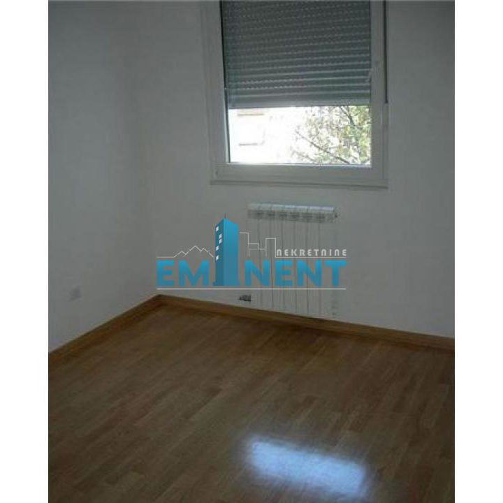 Stan Izdavanje Beograd Beogradska 88 m2