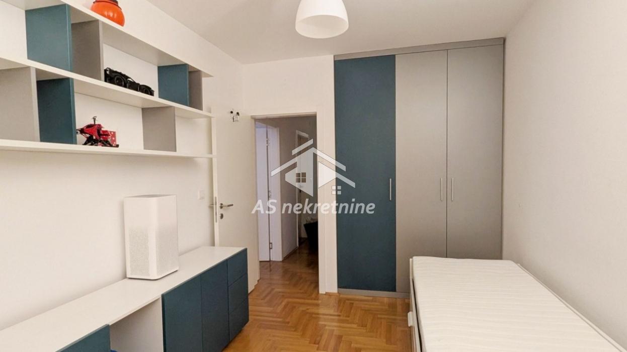 Trosoban stan za izdavanje, Blok 72, Beograd, 71m², 950 €/mes