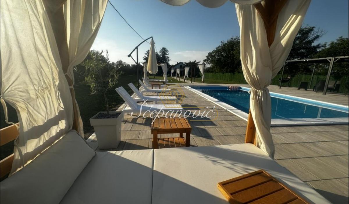 nekretnine-izdavanje-idc648R0OM Kuća na prodaju, Čortanovci, Inđija, 2144m², 250.000 €