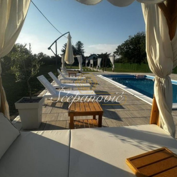 Kuća na prodaju, Čortanovci, Inđija, 2144m², 250.000 €