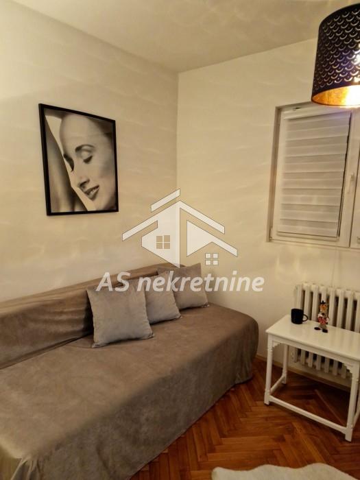 Trosoban stan za izdavanje, Slavija, Beograd, 73m², 1.000 €/mes