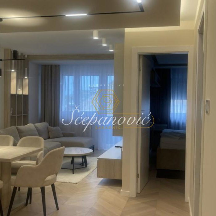 Stan Izdavanje Novi Sad  52 m2
