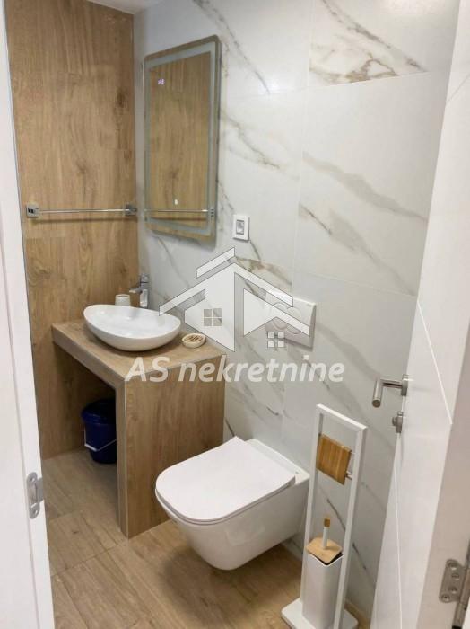 nekretnine-izdavanje-nx5RxRKnVO Stan Izdavanje Beograd Karađorđeva 113 m2
