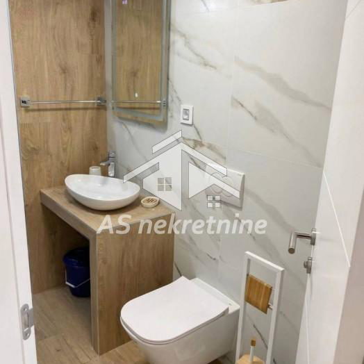 Stan Izdavanje Beograd Karađorđeva 113 m2
