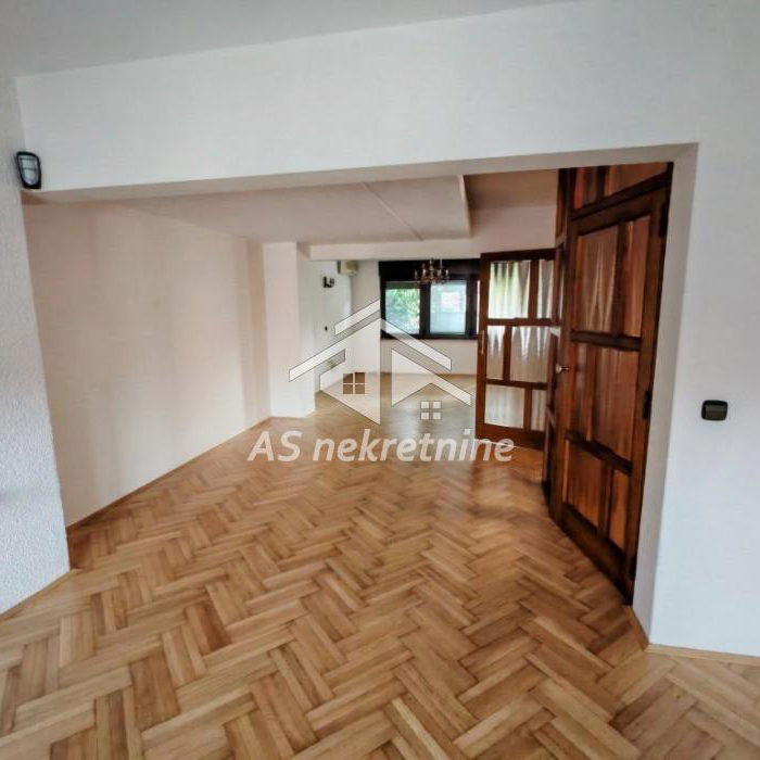 Kuća Izdavanje Beograd Bioskop Voždovac 360 m2