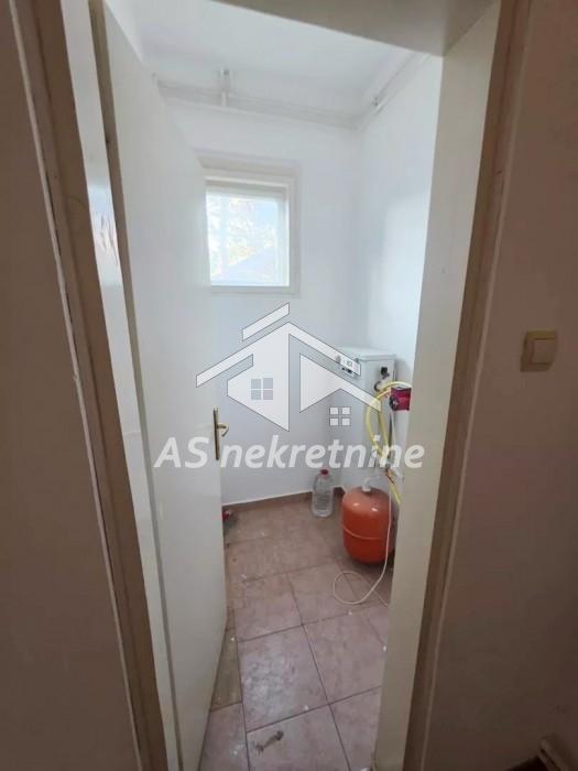 nekretnine-izdavanje-sWcnwLSTmU Četvorosoban stan za izdavanje, Dedinje, Beograd, 104m², 1.500 €/mes