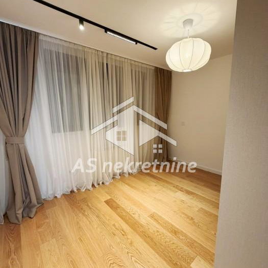 Trosoban stan za izdavanje, Crveni Krst Vračar, Beograd, 125m², 2.000 €/mes