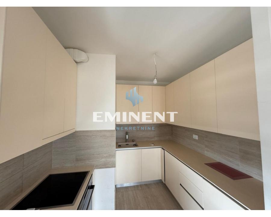Lokal Izdavanje Beograd Blok 65 160 m2
