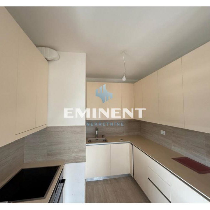 Lokal Izdavanje Beograd Blok 65 160 m2