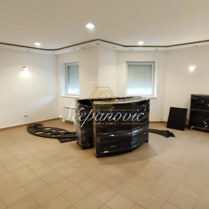 Kuća Prodaja Novi Sad  795 m2