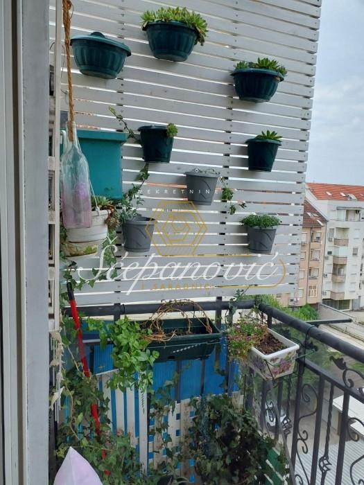 nekretnine-izdavanje-zXMf8GkqIC Stan Prodaja Novi Sad Nova Detelinara 72 m2