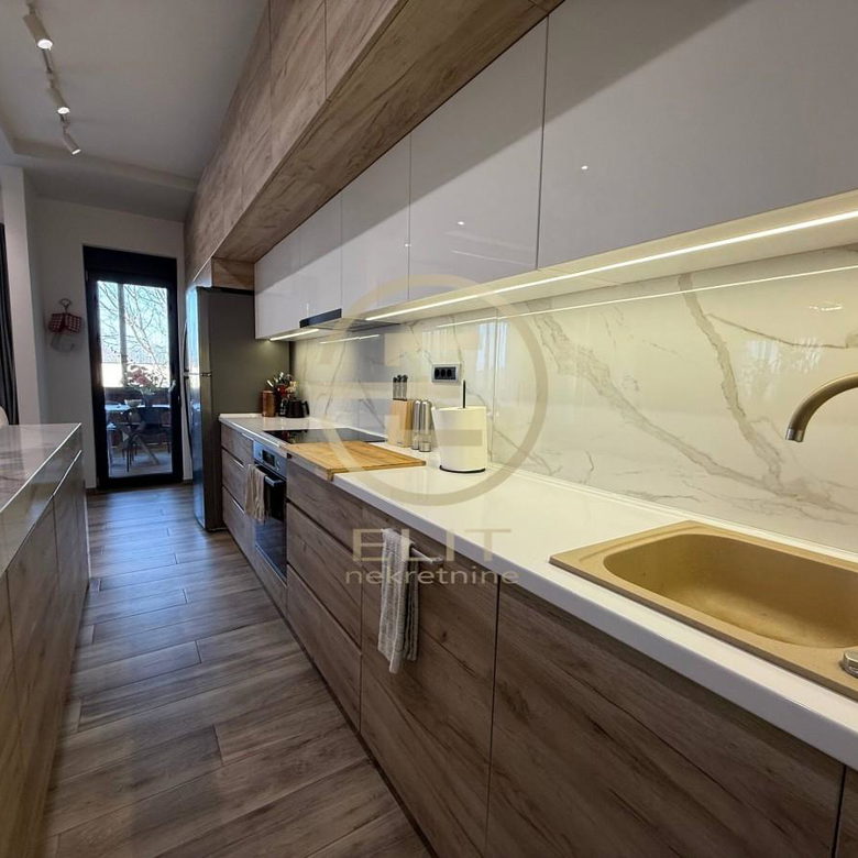 Kuća na prodaju, Petrovaradin, Novi Sad, 165m², 365.000 €