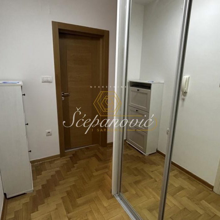 Stan Prodaja Novi Sad  42 m2