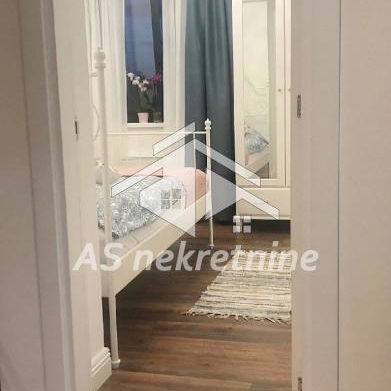 Trosoban stan za izdavanje, Cara Dušana, Beograd, 75m², 1.200 €/mes