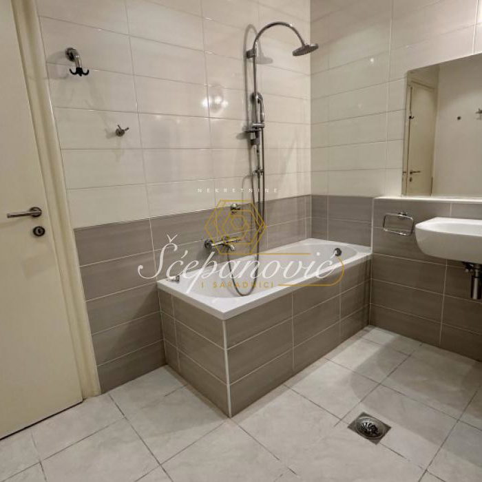 Stan Prodaja Novi Sad  112 m2