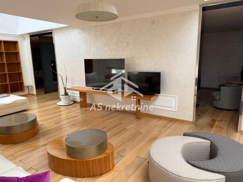 Stan Izdavanje Beograd Slavija 250 m2