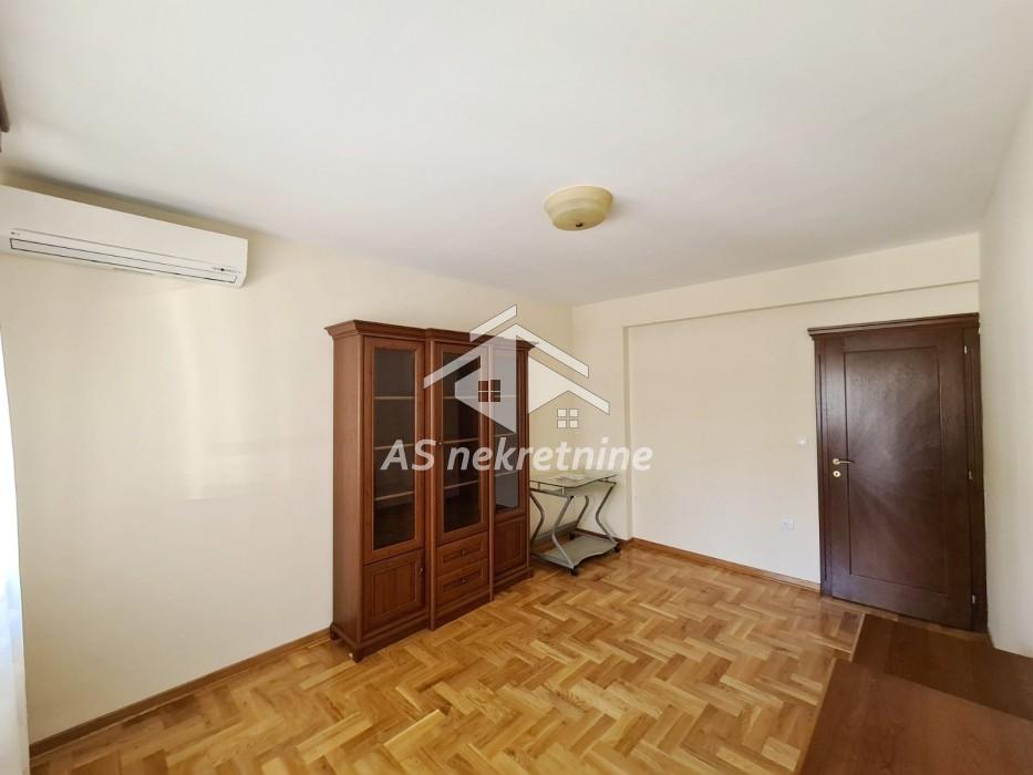 Stan Izdavanje Beograd Stan Izdavanje Beograd Hram Svetog Save 78 m2