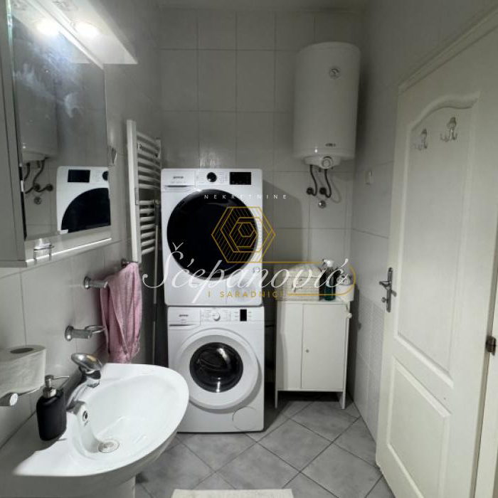 Stan Prodaja Novi Sad  120 m2