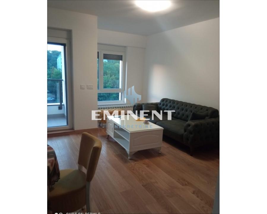 Trosoban stan za izdavanje, Tošin Bunar, Beograd, 70m², 1.400 €/mes