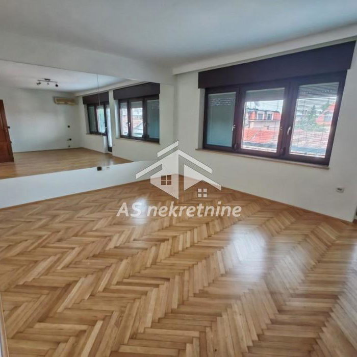 Kuća za izdavanje, Bioskop Voždovac, Beograd, 360m², 2.999 €/mes