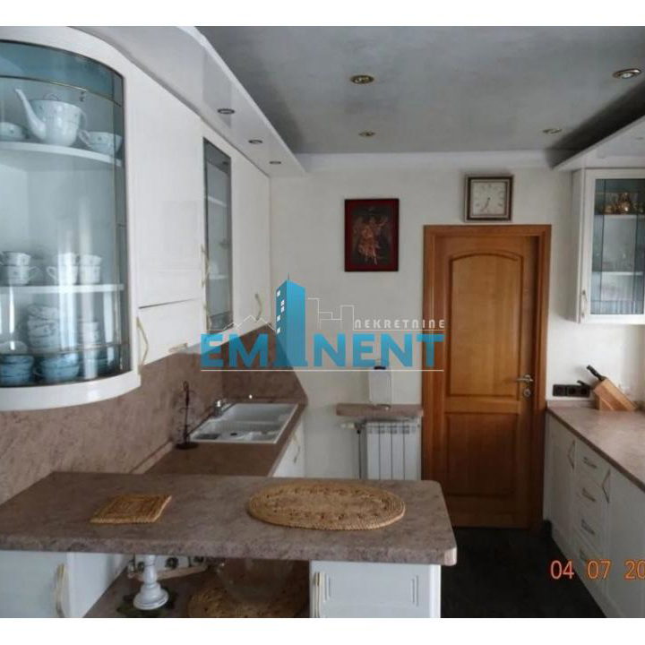 Kuća na prodaju, Sremčica, Beograd, 300m², 360.000 €